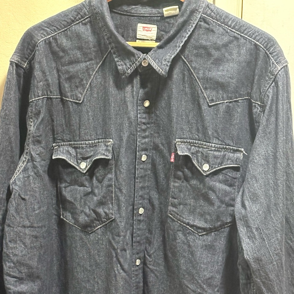 Levi's Classic Dark Blue Denim Shirt.  NWOTS